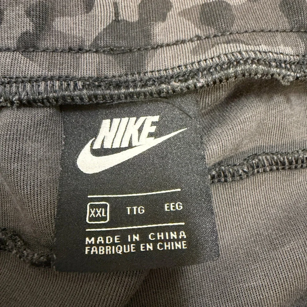 Nike Sportswear Tech Fleece Jogger Pants Mens 2XL Gray Camo Camo 28